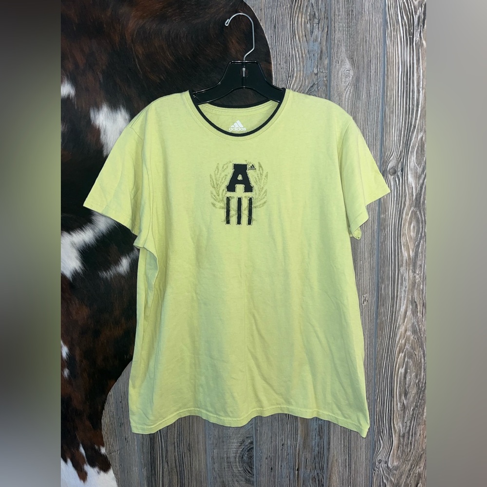 Adidas women’s size XL short sleeve shirt